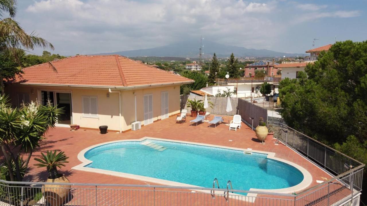 Holiday Flower Villa Panoramica Sul Golfo Di Catania Misterbianco Bagian luar foto